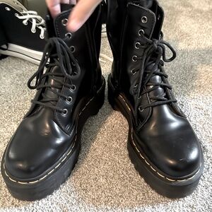 Doc Marten "Jaden" Pisa Leather Boot (men’s size 6/ ladies’ 7)